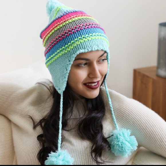 Accessories - MINT POMPOM BEANIE